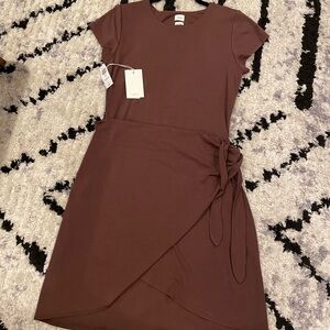 NWT Aritzia Wilfred Lune Wrap Dress - large, never worn